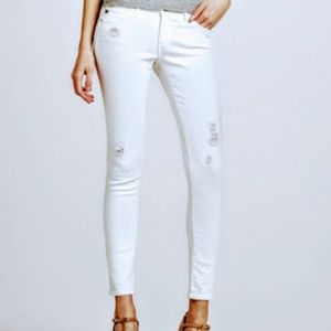 NWT Ivory Jeans Distressed Rip NEW LAST ONE 13/ 32